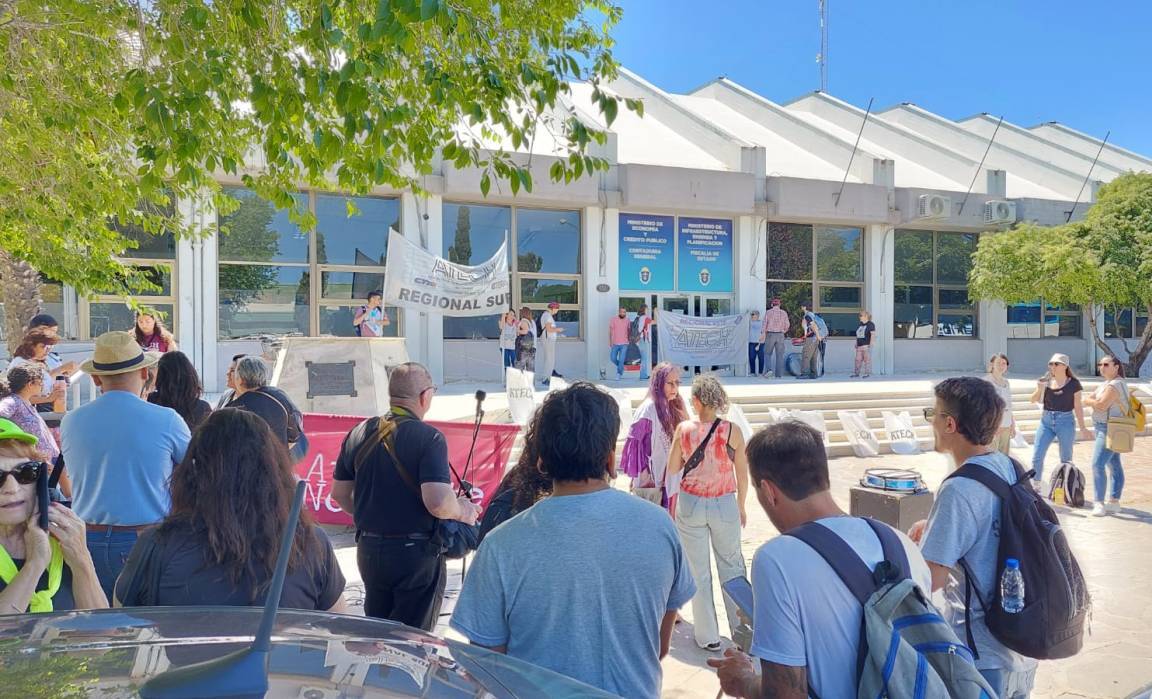 Paro-15-de-noviembre-2022-Ministerio-Economia