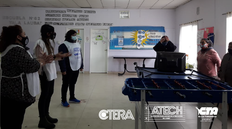 DONACIÓN DE AGUA Y ENTREGA DE KITS ESCOLARES