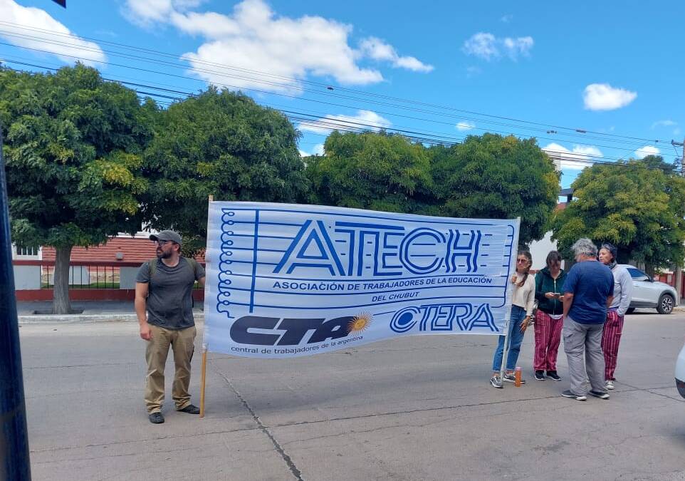 ATECH denuncia la falta de partidas escolares